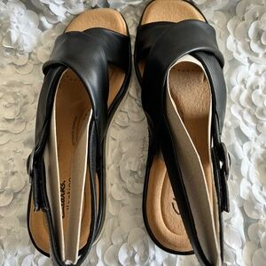 Clark's Clara Cove Black Women's 11M